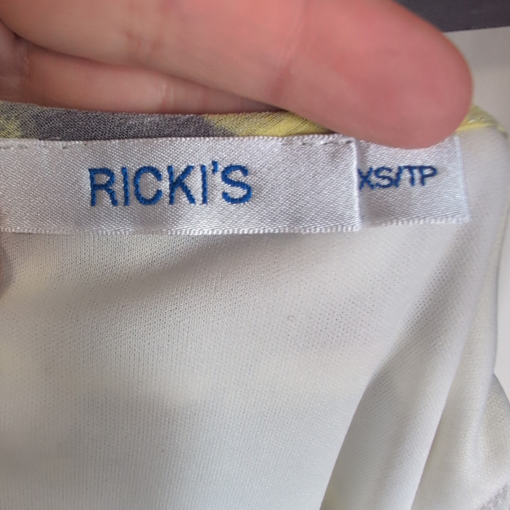 Ricki's Yellow and Gray Patterned Blouse - Picture 8 of 9